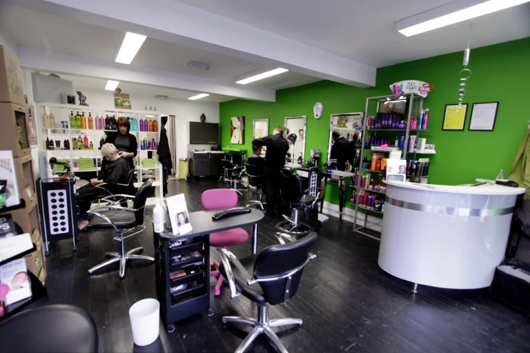 AURA-Beauty-Salon-3-scaled